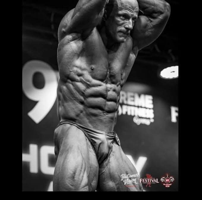Trener Bartłomiej Popielarczyk IFBB PRO